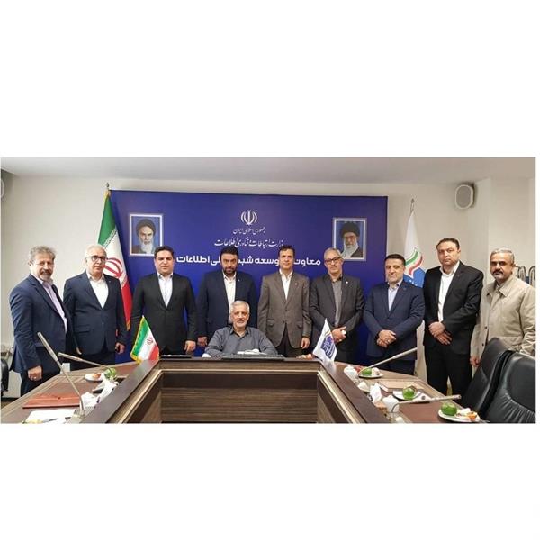 دیدار صمیمانه مدیرعامل پست‌بانک ایران با مشاور وزیر ارتباطات در امور ایثارگران
