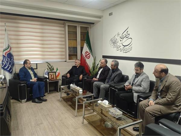حمید تفرشی، مشاور وزیر ارتباطات و فناوری اطلاعات در امور ایثارگران،در جریان سفر به استان گیلان، با حضور در محل اداره‌کل ارتباطات و فناوری اطلاعات، با سعید زاهدی مدیرکل ارتباطات و فناوری اطلاعات  استان
