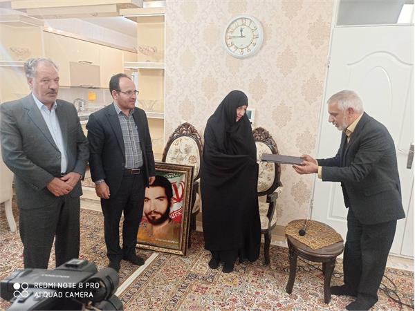 تجلیل از مقام شامخ خانواده معظم شهدا