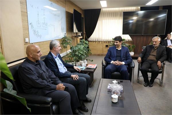 وزیر ارتباطات و فناوری اطلاعات به مناسبت روز جانباز، از جانبازان هشت سال دفاع مقدس وزارتخانه تقدیر کرد