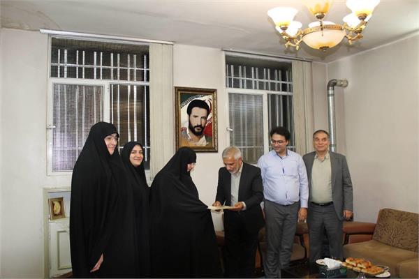 تجلیل از مقام شامخ خانواده معظم شهدا