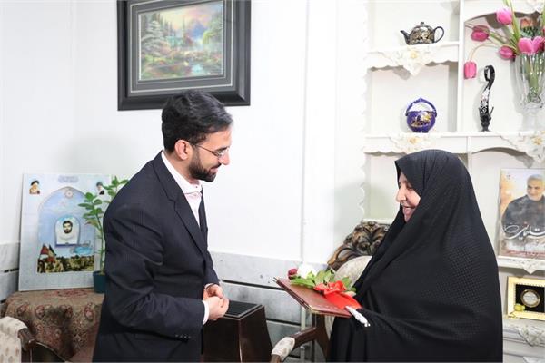 دیدار محمد جواد آذری جهرمی از خانواده شهید حسن یعقوبی در سفر استانی خراسان جنوبی