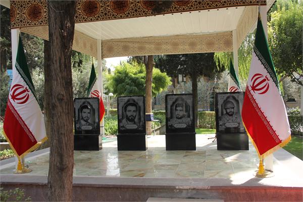 رونمایی از یادمان شهدای پژوهشگاه ارتباطات در هفته دفاع مقدس
