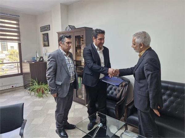 از خانواده معظم شهدا تجلیل به عمل آمد